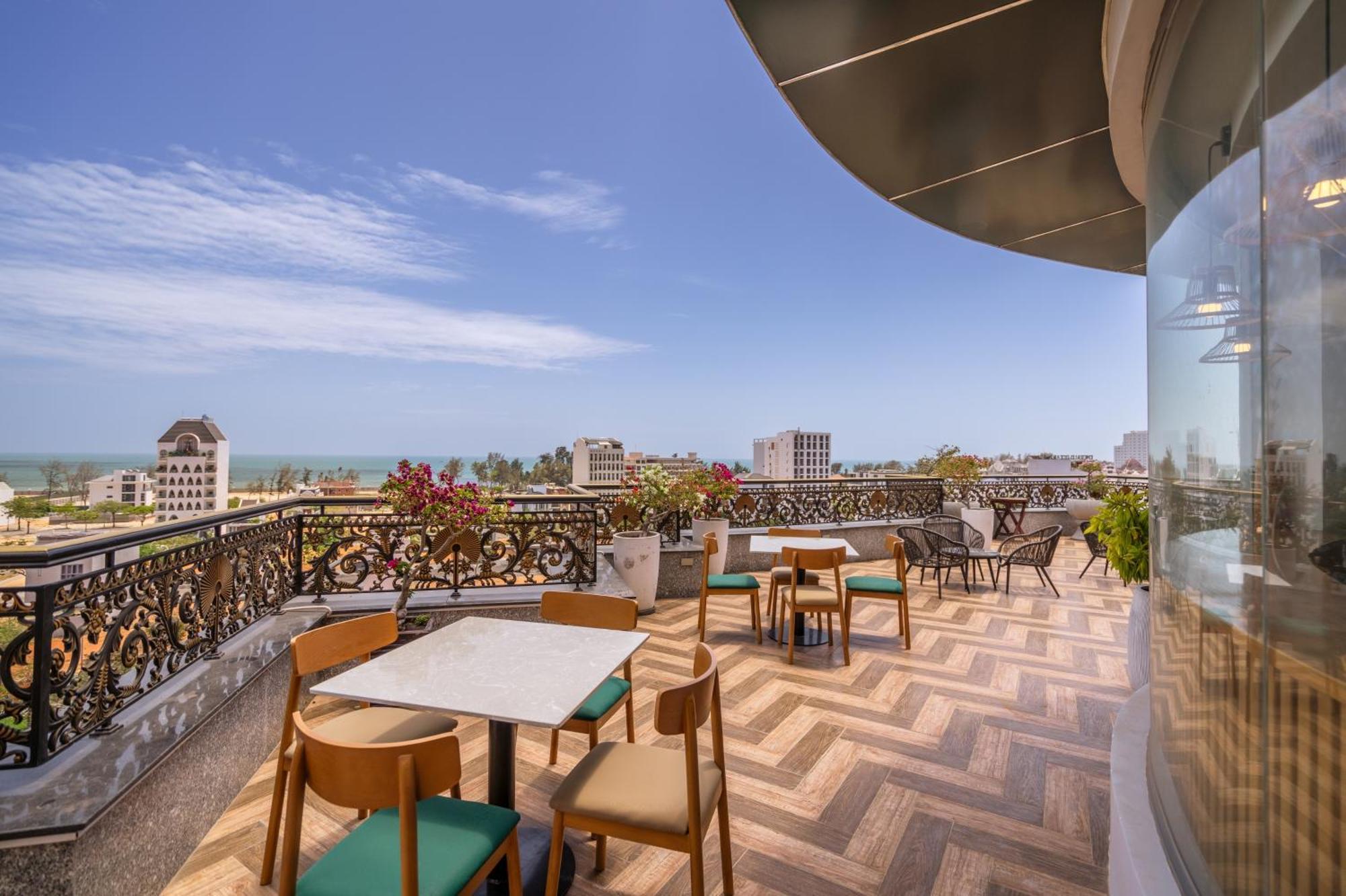 The Palms Hotel By Hmg ฟานเที้ยต ภายนอก รูปภาพ